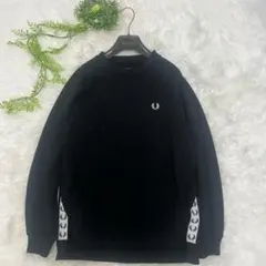 FRED PERRY フレッドペリー スウェット 刺繍ロゴ テープロゴ スリット
