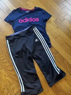 adidas Tシャツとクロップドパンツ セット