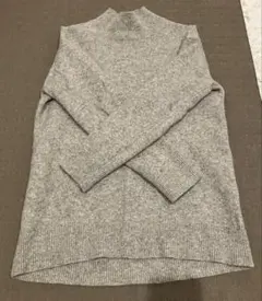 UNIQLO グレー タートルネック ニットセーター　Mサイズ　ウール100%
