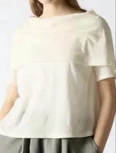 極美品　mizuiroind オフショルダー風 Tシャツ ホワイトのサムネイル