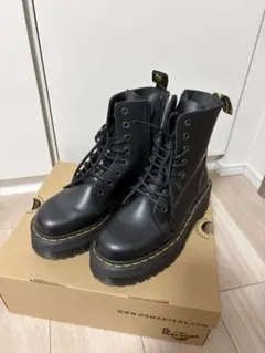 【ほぼ新品】ドクターマーチン 厚底ブーツJADON 37 8ホール　24センチ