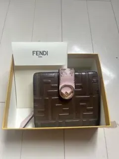 SAKURA様専用⭐︎FENDI 三つ折り財布 ベージュ/ブラウン - メルカリ