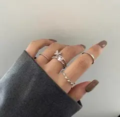 ♥️売れてます♥️おしゃれ　リング　４本セット　プレゼント　シルバー　蝶々