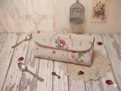 ハンドメイド　バラとサクランボの長財布