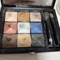 Givenchy ル・ヌフ・ジパンシイ（アイシャドウ）のサムネイル