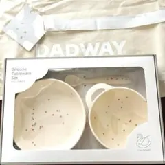 新品未開封　吸盤付き食器3点　ギフトセット　アイボリー　dadway ベビー