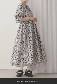 Merry Jenny 黒花柄セーラー襟長袖ロングワンピース