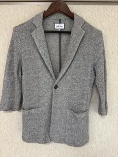 グレーのジャケット
