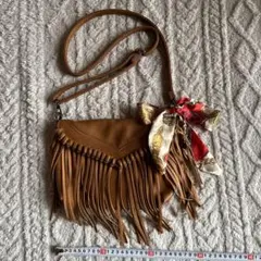 フリンジ付きブラウンショルダーバッグ