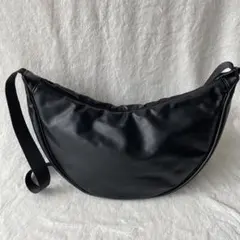 UNIQLO:Cレザータッチラウンドショルダーバッグ　Black