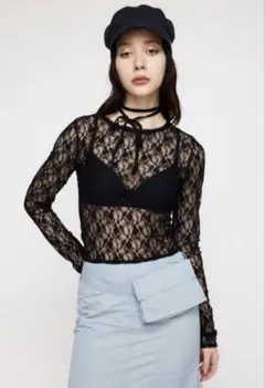 LAGUA GEM FLOR LACE トップス ブラックのサムネイル