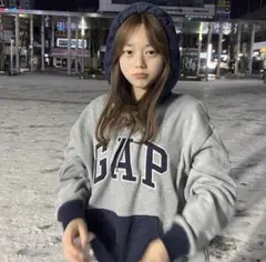 GAPアーチロゴ カラーブロックパーカー(ユニセックス)