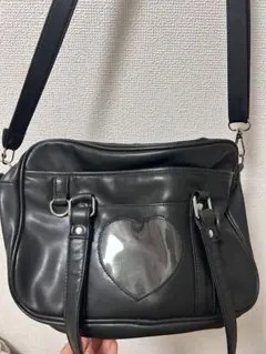 黒のハート型ショルダーバッグ スクバ スクールバッグ 黒 ミニ