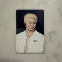 SEVENTEEN ウジ　HOLIDAY トレカ