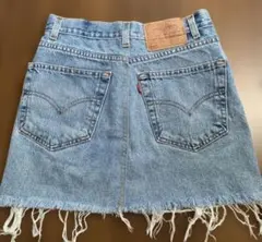 赤タブ　Levi’s リーバイス デニムスカート ミニ丈 カットオフ フリンジ