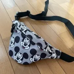 ミッキーマウス ボディバッグ キッズ　ショルダー　子供　ポーチ