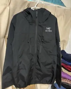 ちびねこARC'TERYX GORE-TEX マウンテンパーカー ブラック ちびねこ様専用ARC'TERYX GORE-TEX マウンテンパーカー ブラック