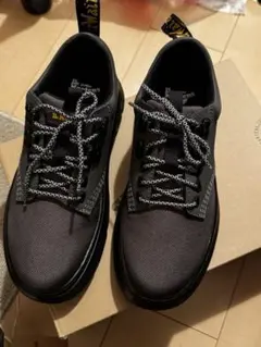 Dr. Martens スニーカー