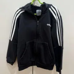 adidas ブラックパーカー 130