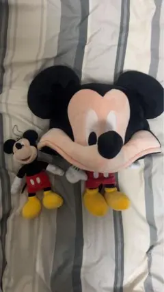 ディズニー ミッキーマウス ファンキャップ ぬいぐるみバッジ 2点セット