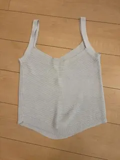 UNIQLO ニットベストのサムネイル