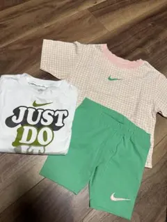 NIKE 3点　セットアップ　Tシャツ　120のサムネイル