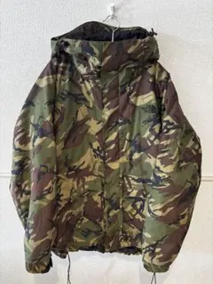 グリーン ダウンジャケット