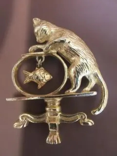 ◎エイボン★猫と金魚のブローチ（h12_7)