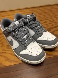 Nike ダンクLowスニーカー グレー/ホワイト