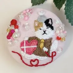 ハンドメイド刺繍ブローチ♡ヘアゴム♡マグネット♡