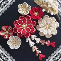 つまみ細工髪飾り 成人式 七五三(金縁赤アイボリー)