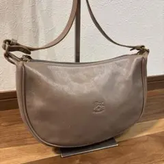 IL BISONTE イルビゾンテ レザー 本革製 ショルダーバッグ 半月型