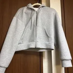 グレー フード付き クロップドパーカー