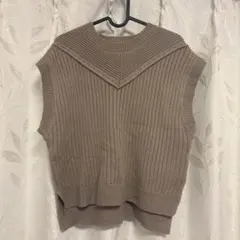 ベージュ ニットベスト Vネック ノースリーブ