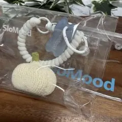 【変え袋・箱付き】SloMood スクイーズ ニンニク キーホルダー