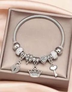 PANDORA 好きな方にもシルバー チャーム付きブレスレット大冠