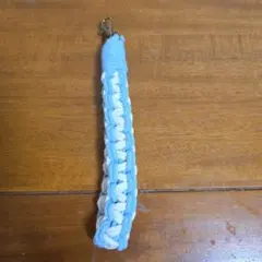 マクラメハンドストラップ青と白の編み込みハンドストラップ