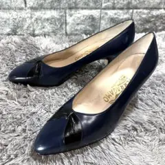 美品❣️サルヴァトーレ フェラガモ レザー パンプス リボンモチーフ ネイビー