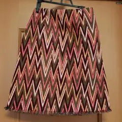 幾何学柄　台形スカート　ひざ丈