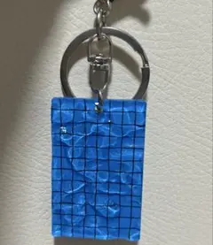 プール キーホルダー 青