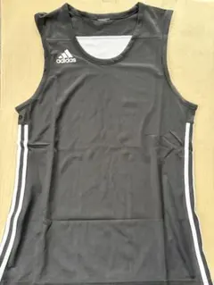 adidas ノースリーブタンクトップ 黒白