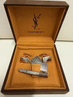 Yves Saint Laurent ネクタイピンとカフスセット