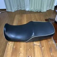 ゼファー750 純正シート 廃盤ヒンジ付き 送料込み - メルカリ