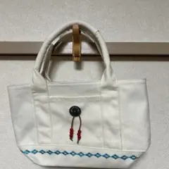 刺繍入りホワイトトートバッグ