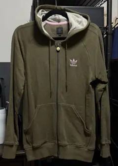 ⭐️美品 アディダスオリジナルス ジップパーカー Mサイズ カーキ×ピンクロゴ