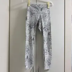 ヨガパンツ 花柄 和柄 レギンス　サイズ4のサムネイル