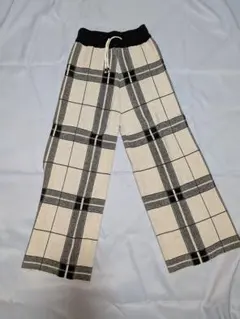 ニットパンツ