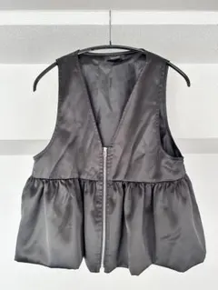 JEANASIS ジーナシス サテンペプラム ZIPベスト ブラック