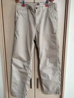 ベージュ チノパン バックポケット付き