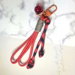 赤黒　どんぐり　ミニストラップ　パラコード　ハンドメイド